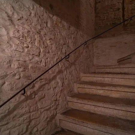 Coeur De L'ecusson - Immeuble Privatise 6-12 Pers Nimes