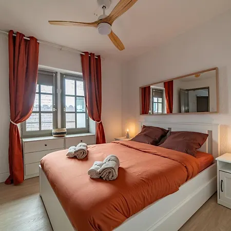 Coeur De L'ecusson - Immeuble Privatise 6-12 Pers Apartamento
